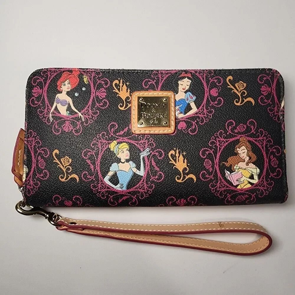 Disney World Dooney & Bourke 2017 Princess Marathon Zip Wallet Wristlet